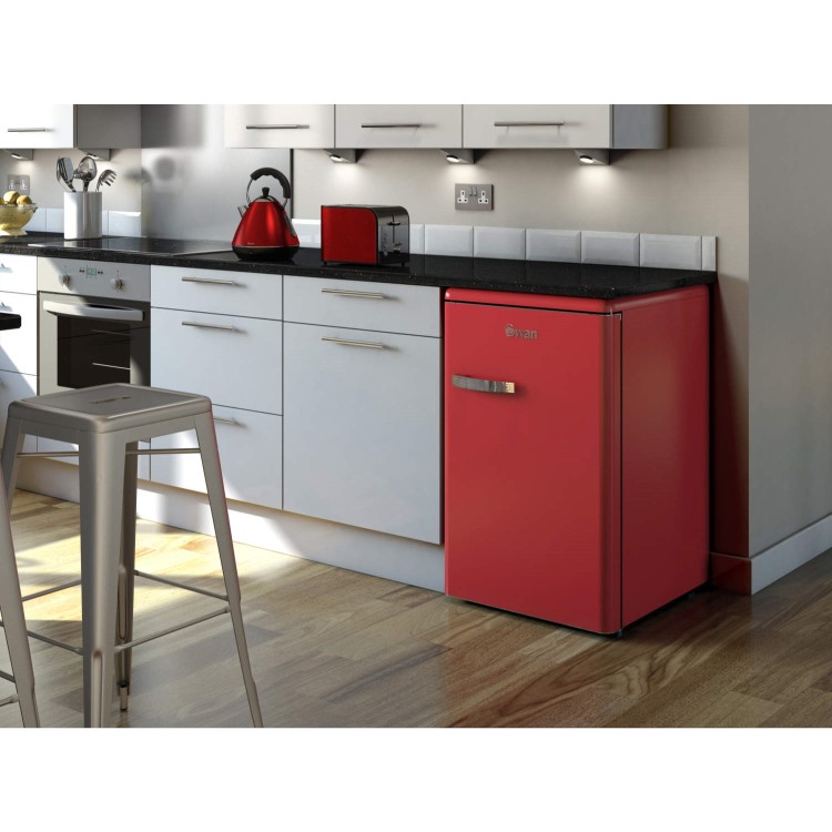 Swan SR11030RN Freestanding Larder Fridge Red