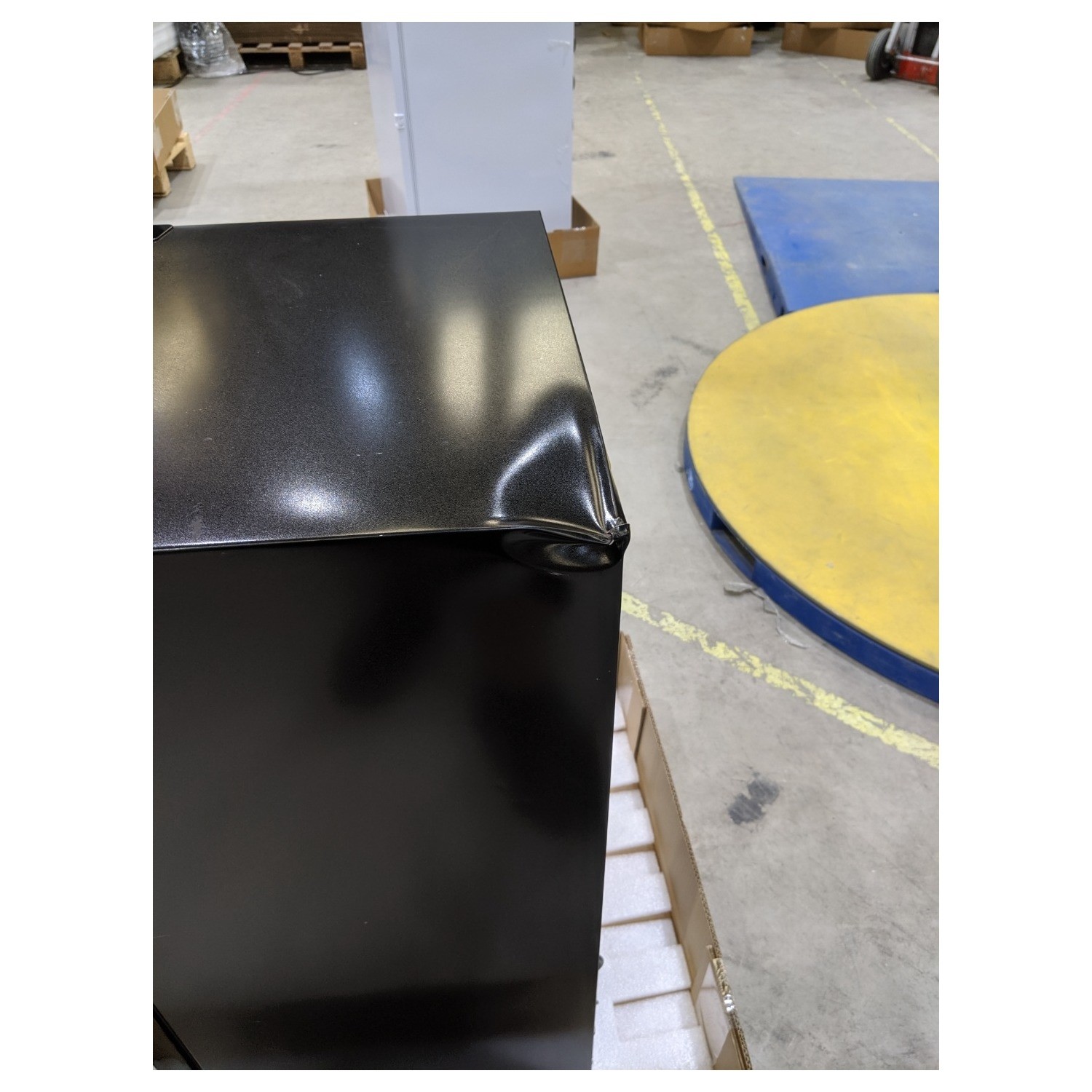 Refurbished Swan SR12030BN Integrated 20 Bottle Single Zone Wine Cooler