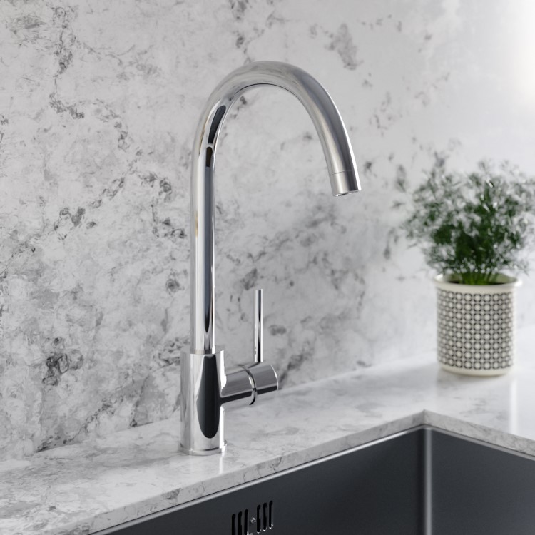Single handle kitchen faucet - Chrome