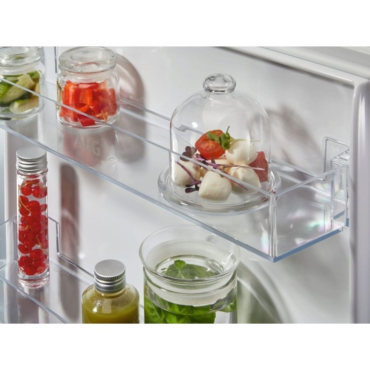 AEG Series 8000 248 Litre 70/30 Integrated Fridge Freezer
