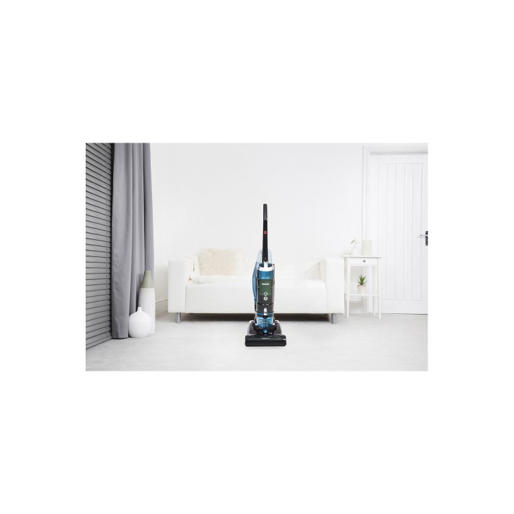 Hoover TH31BO01 Breeze Evo Upright Vacuum Cleaner