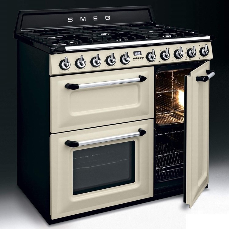 GRADE A2 - Smeg TR93P Victoria Triple Cavity 90cm Wide Dual Fuel Cooker Cream
