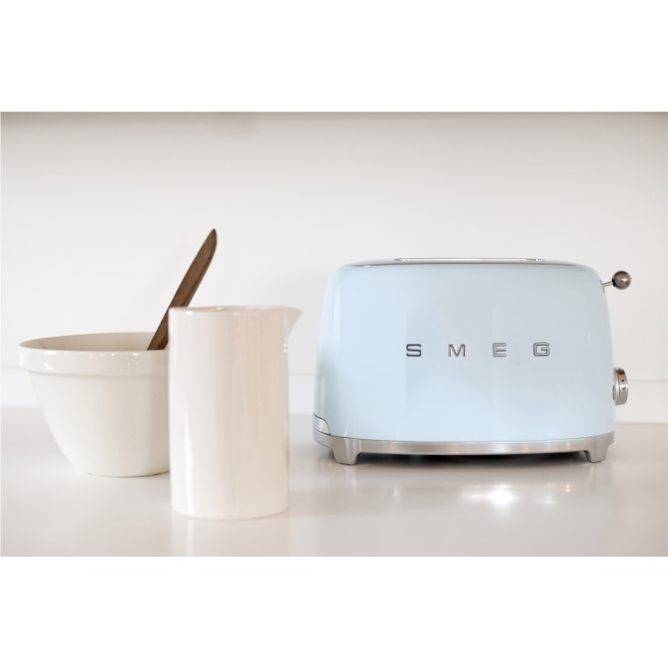 Smeg TSF01PBUK 2-Slice Retro Pastel Blue Toaster – Stylish Fast Toasting