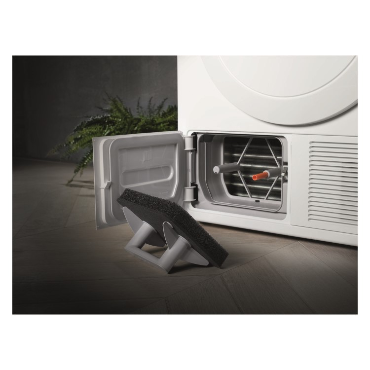 Miele TWE520WP Active Plus 8kg Freestanding Heat Pump Tumble Dryer-White
