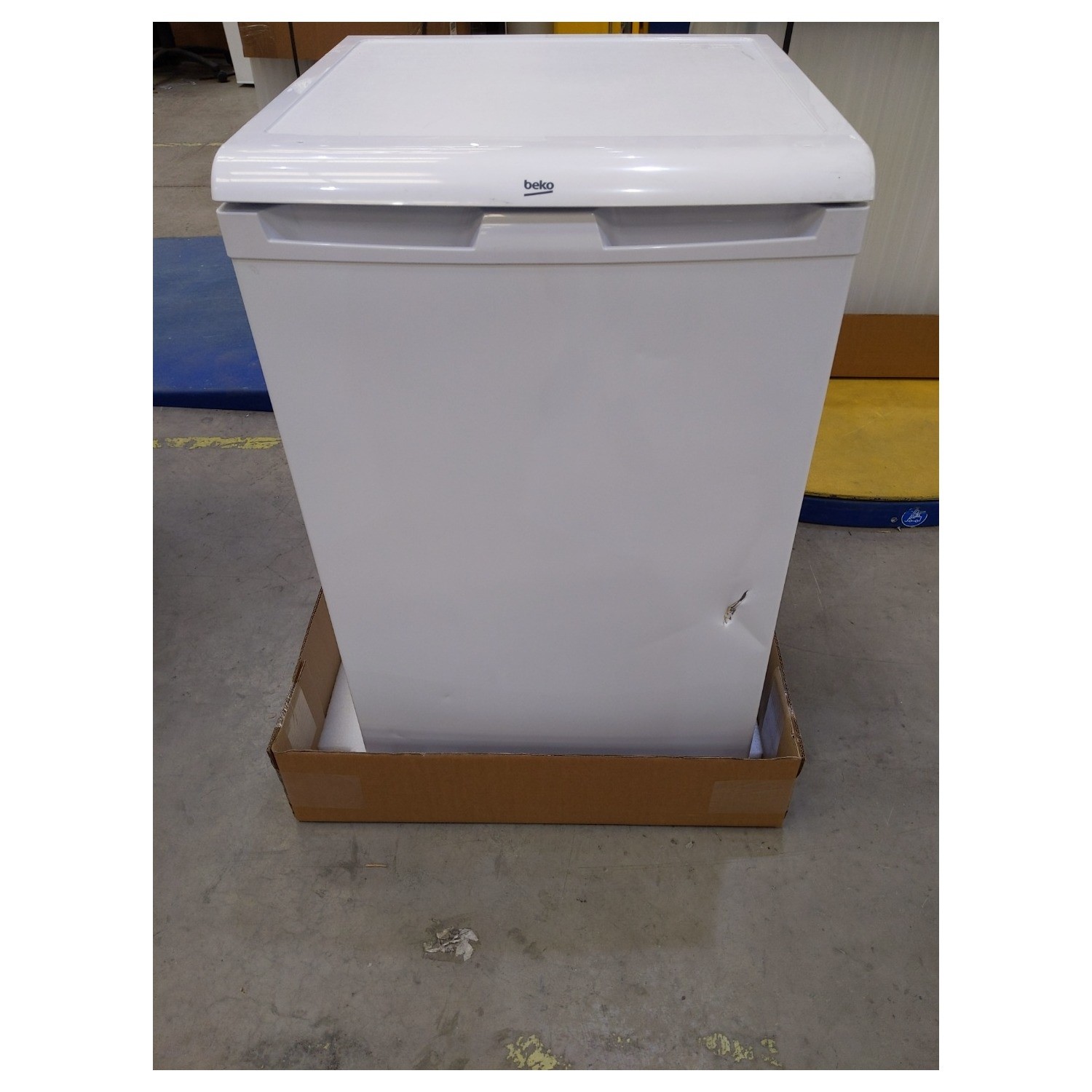 Refurbished Beko UL584APW Freestanding Undercounter 130 Litre Fridge