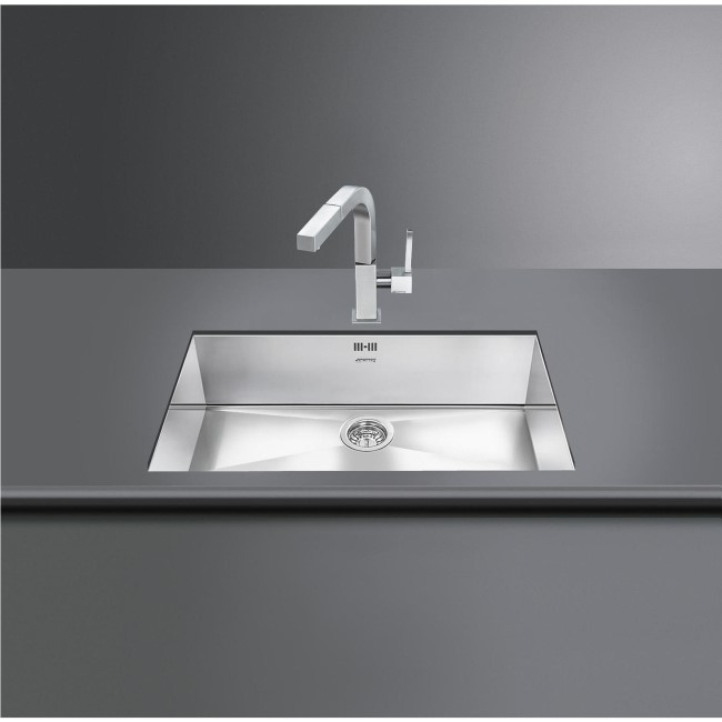 Single Bowl Chrome Stainless Steel Kitchen Sink - Smeg Quadra