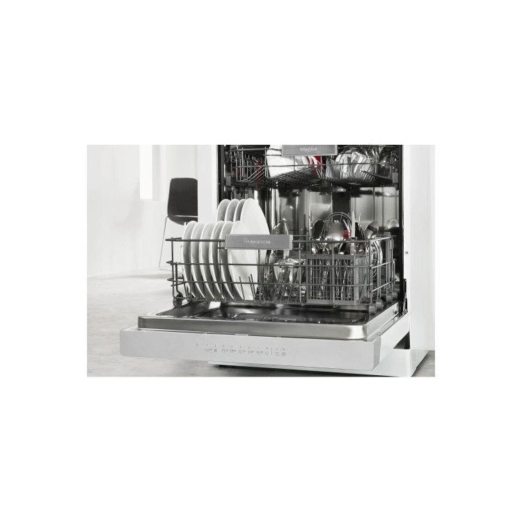 Whirlpool WFO3P33DLUK 14 Place Setting 9.5L Freestanding Full Size Dishwasher - White