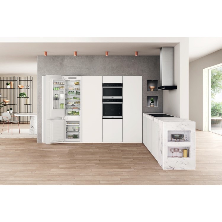Whirlpool 280 Litre 70/30 Integrated Fridge Freezer