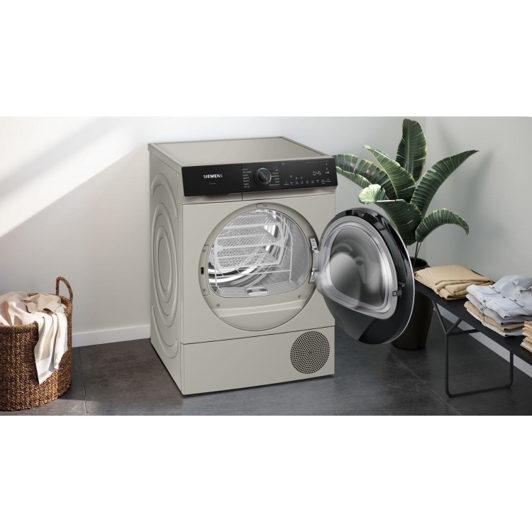 Siemens iQ700 9kg Heat Pump Tumble Dryer - Silver