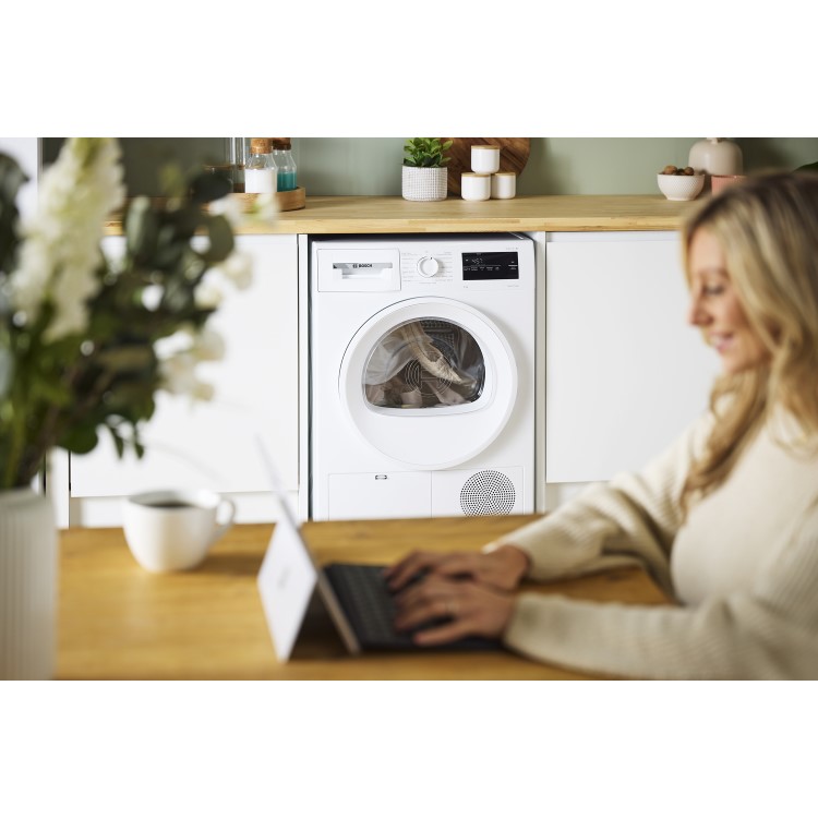 Refurbished Bosch Series 4 8kg Heat Pump Tumble Dryer - White
