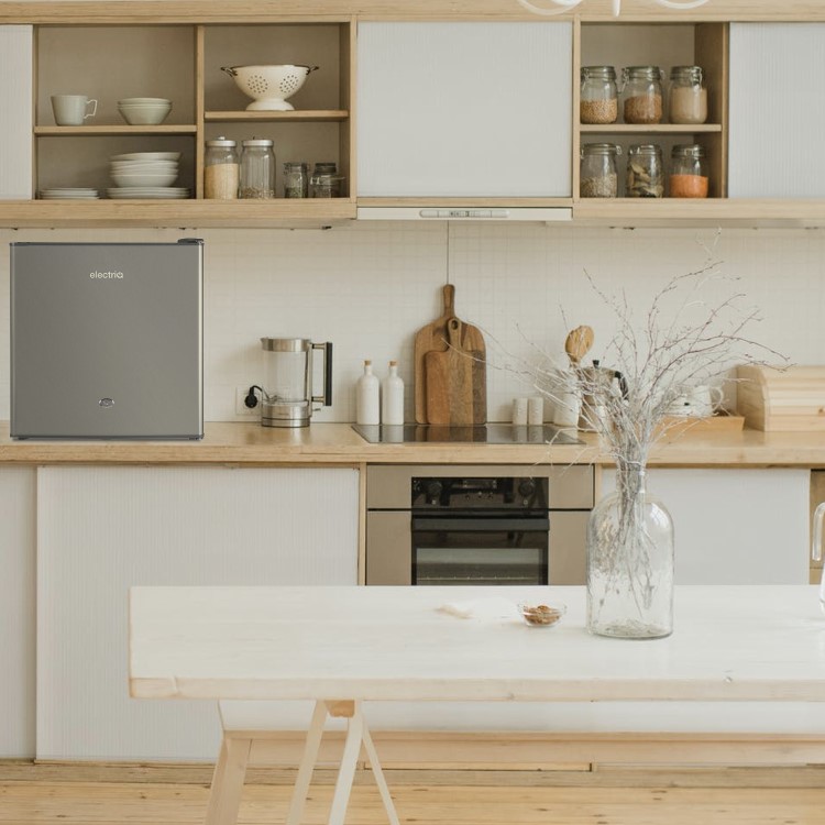 Refurbished electriQ eiQTTDFSVE Freestanding 45 Litre Table Top Drinks Fridge Stainless Steel