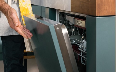 nudge door dishwasher.