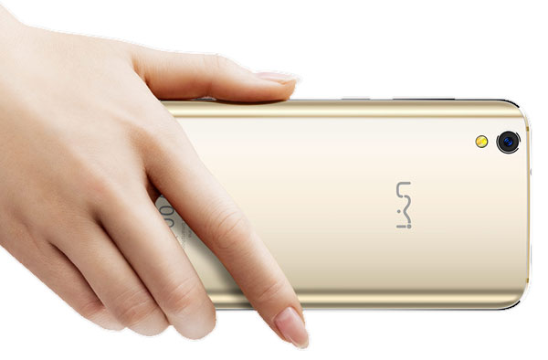 UMi Diamond X 8MP rear facing camera, 2MP front facing selfie camera