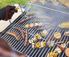 Adjustable charcoal grate.