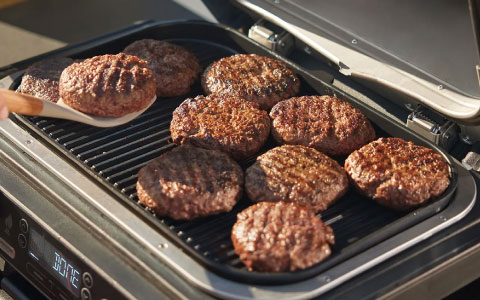 30% LARGER COOKING CAPACITY*