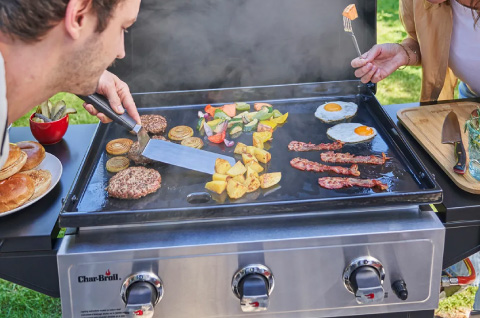 3 high-performance stainless steel gas burners.