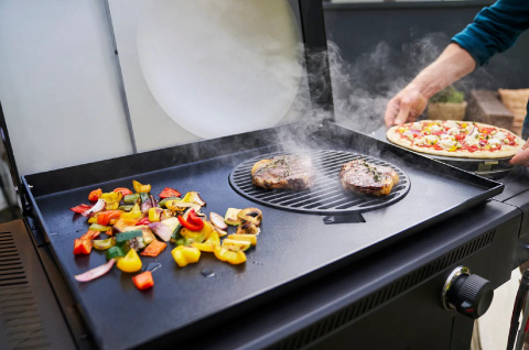 Versa-Tile® patented 3-in-1 tile cooking system.