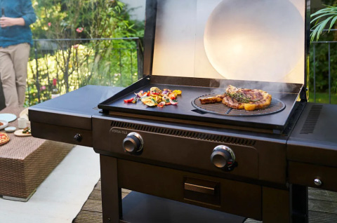Dual-zone heat for precision cooking.