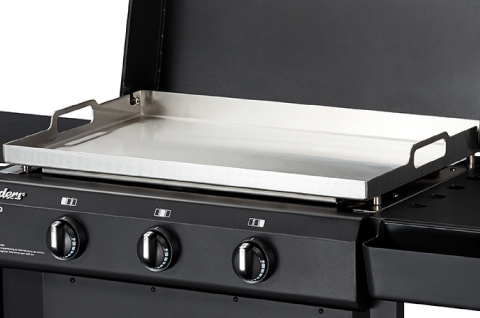 Large cooking surface.