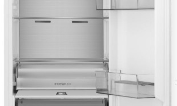 Cleaning and organising a fridge