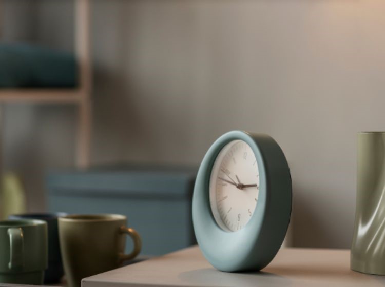 How long to wait before using a new fridge freezer