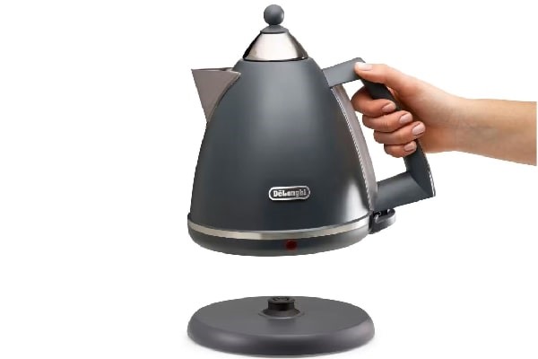 Delonghi Argento Silva Kettle Grey Demonstration - Adjusting settings