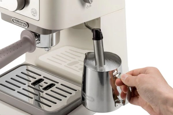 DeLonghi Stilosa milk frother