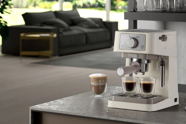 Delonghi stilosa on a tabletop