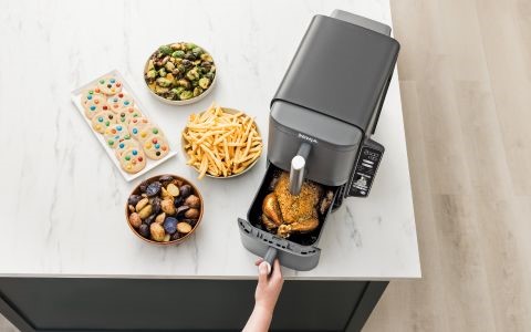 Feeds up to 8 People