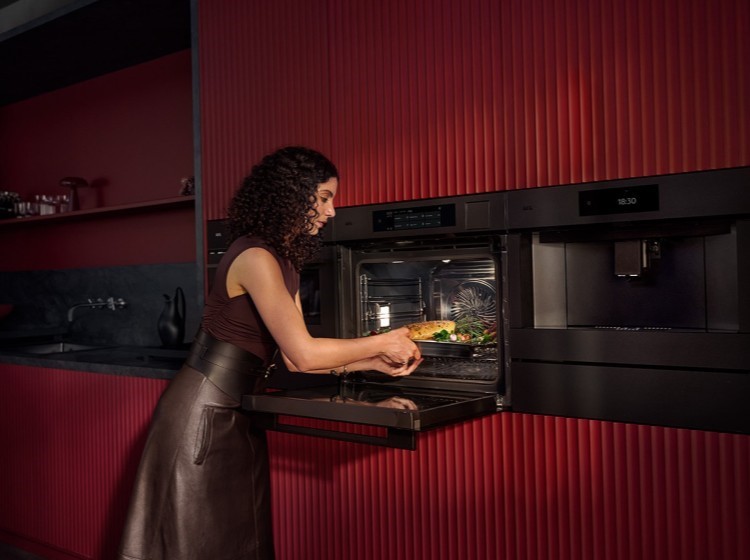 AEG Ovens Series Guide