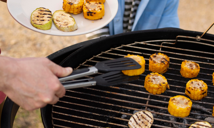 cleaning outside of the bbq