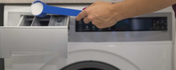 Cleaning washing machine detergent drawer