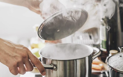 Instant boiling water tap.